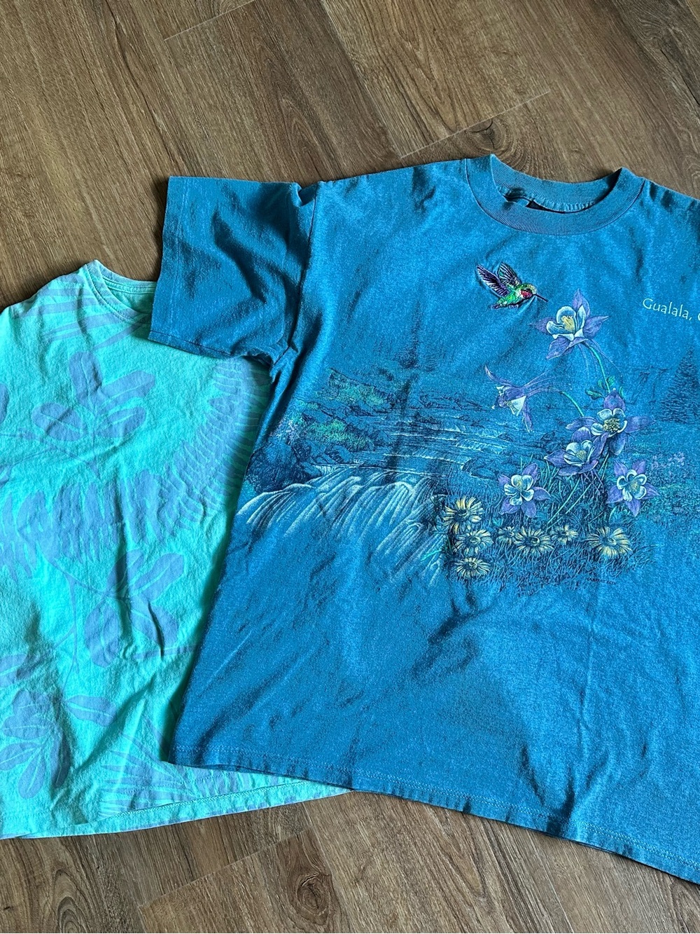 Lot of Two 90’s Vintage Women’s Top Teal Hummingbird & Floral Graphic Tee - Picture 5 of 13